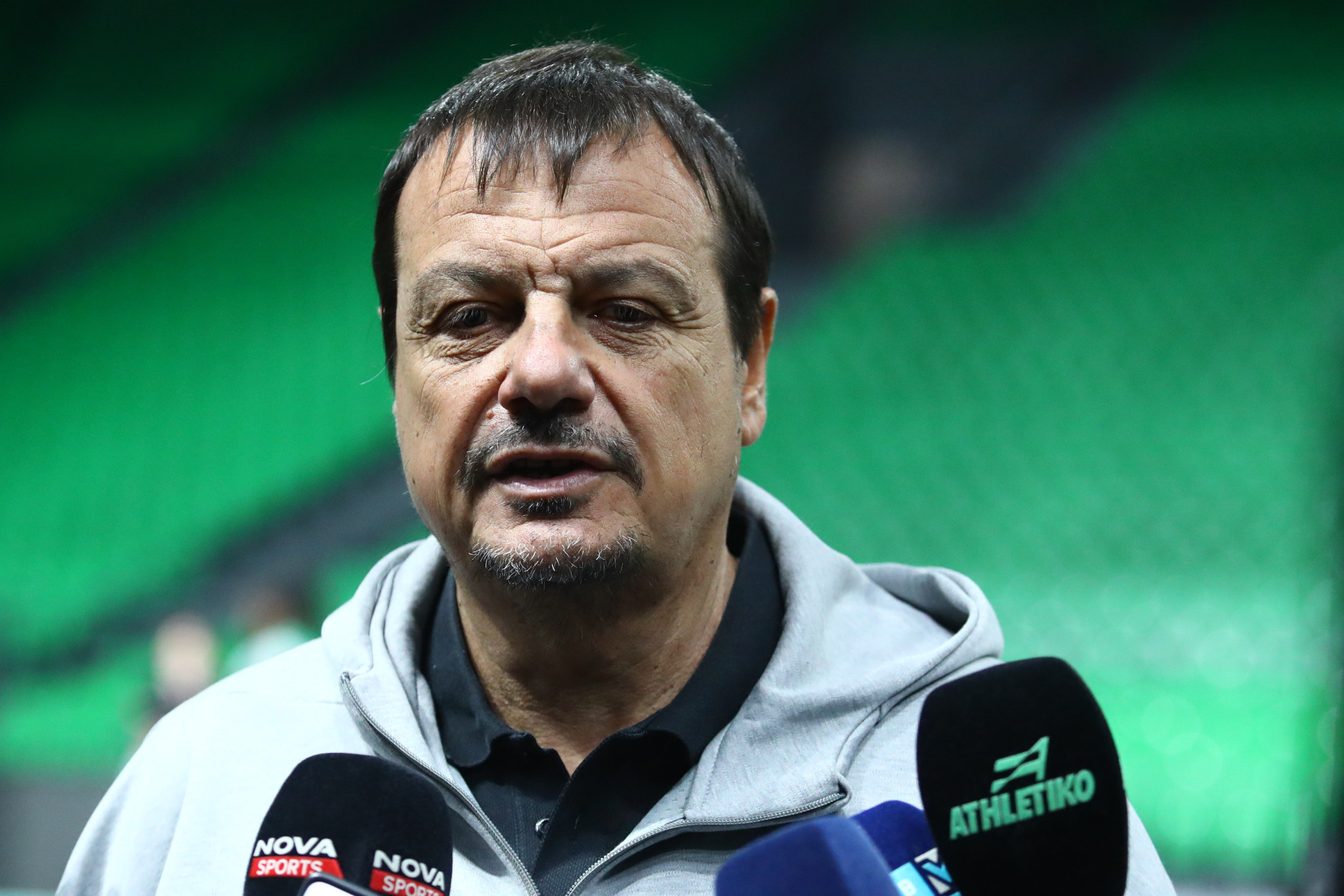 Αταμάν: «Δεν έχω ζητήσει παίκτη» (video)