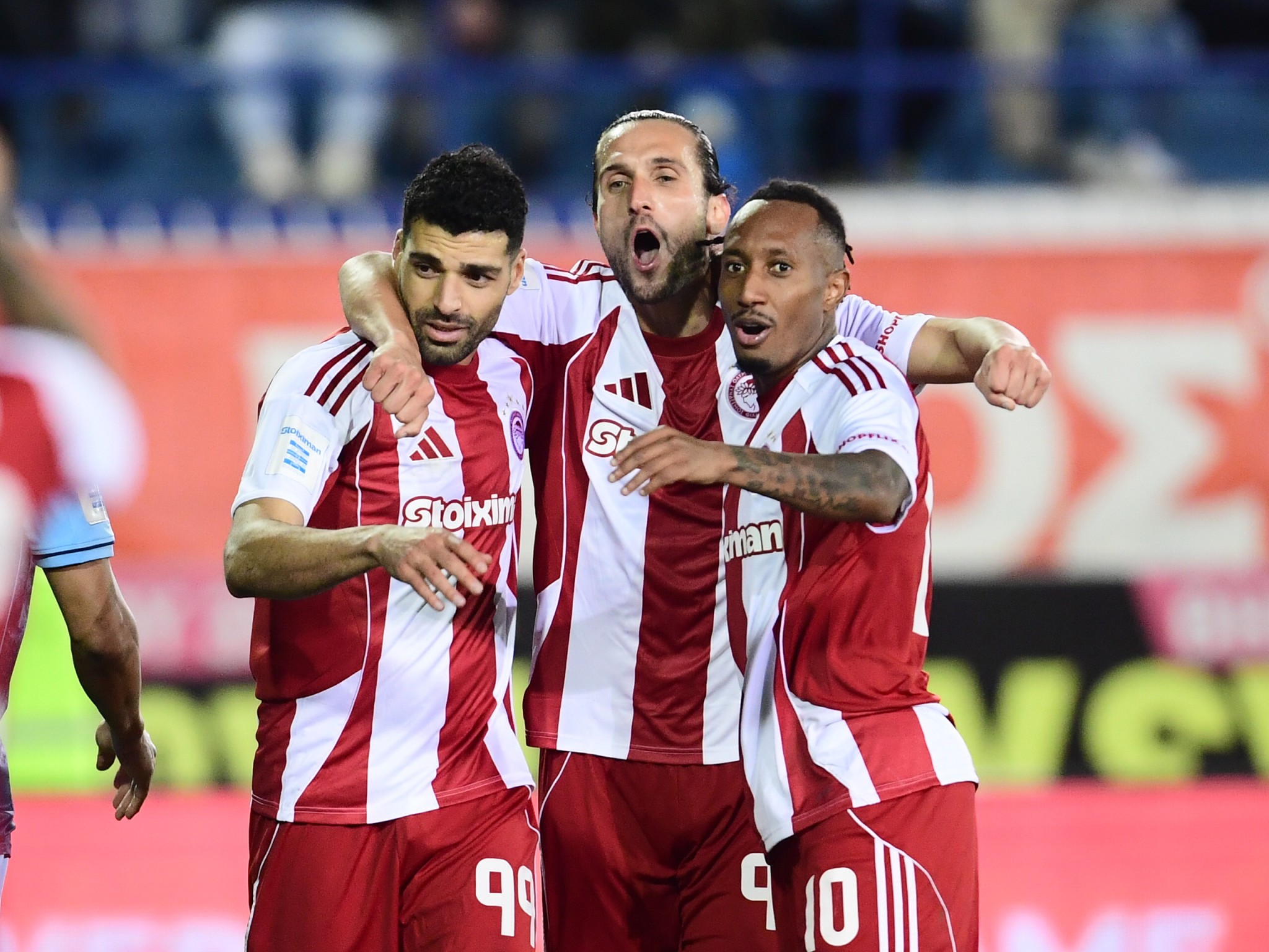 Η βαθμολογία της Super League μετά τις νίκες του Ολυμπιακού και του ΠΑΟΚ