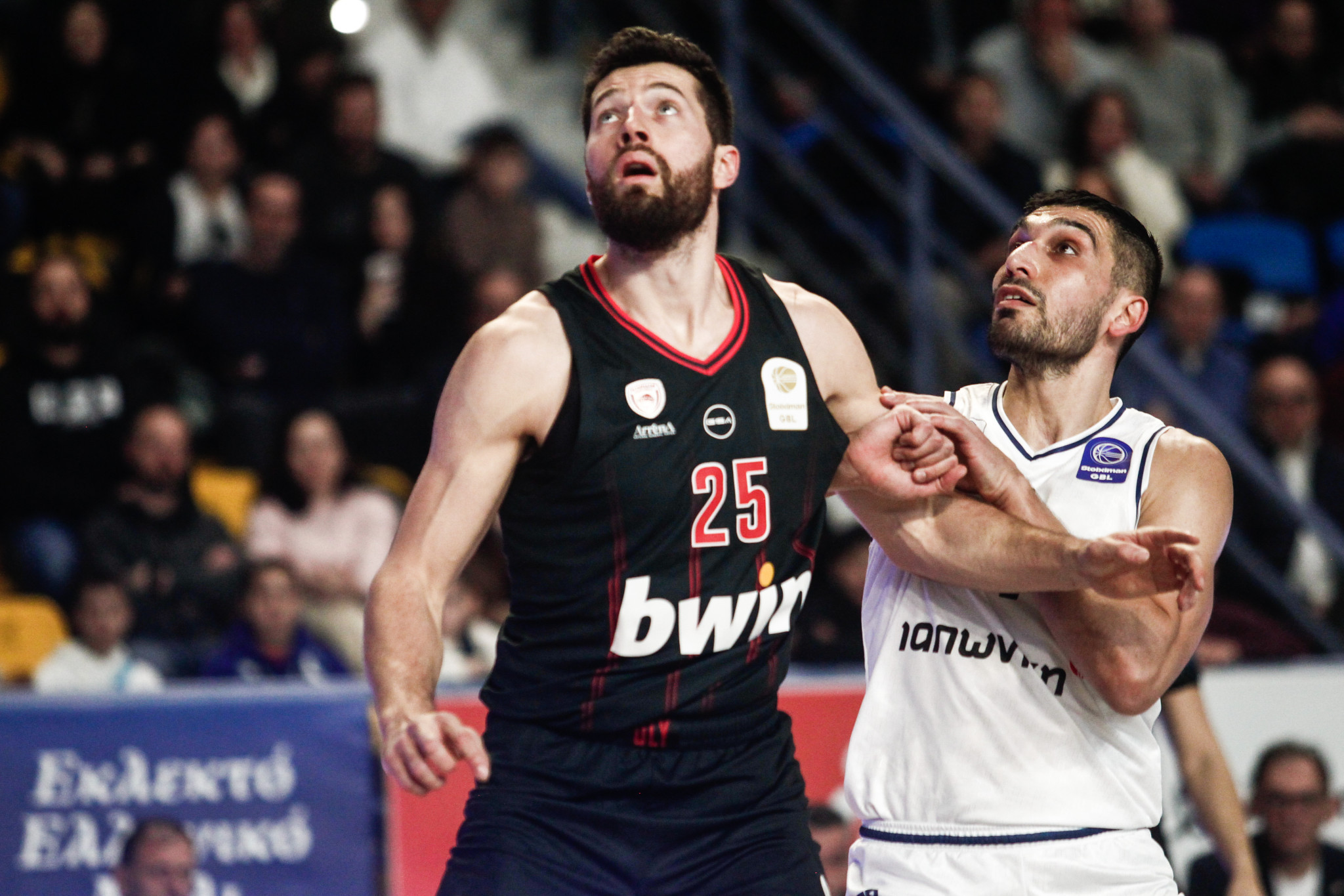 Ο Ολυμπιακός «ξέσπασε» στην Καρδίτσα με 120 πόντους και 35άρα του Πίτερς για το 13/13 στην GBL