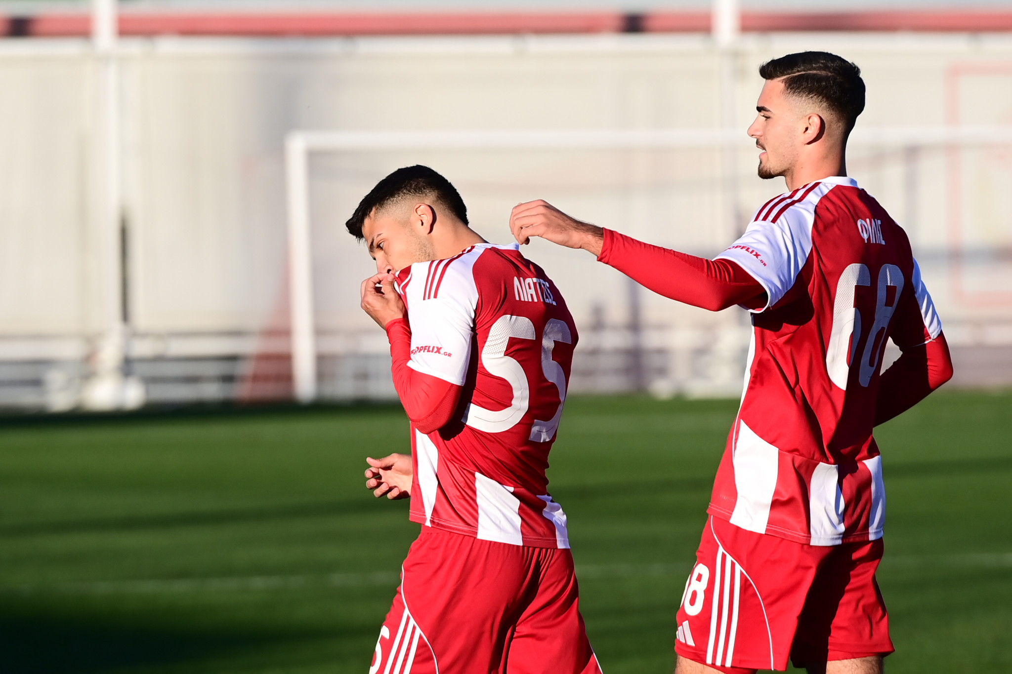 O Λιάτσος... νίκησε τον Θεοδωράκη και έβαλε τον Ολυμπιακό Β' σε τροχιά πλέι οφ