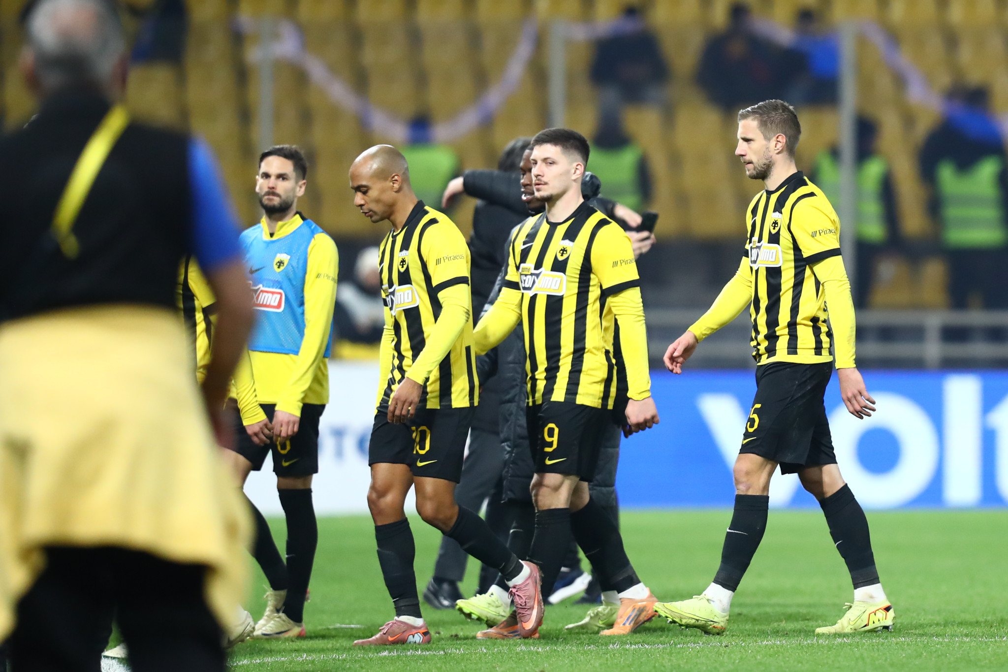 Ο Τάσος Καπετανάκος για τον αποκλεισμό-σοκ της ΑΕΚ από τον ΟΦΗ στο Κύπελλο (video)