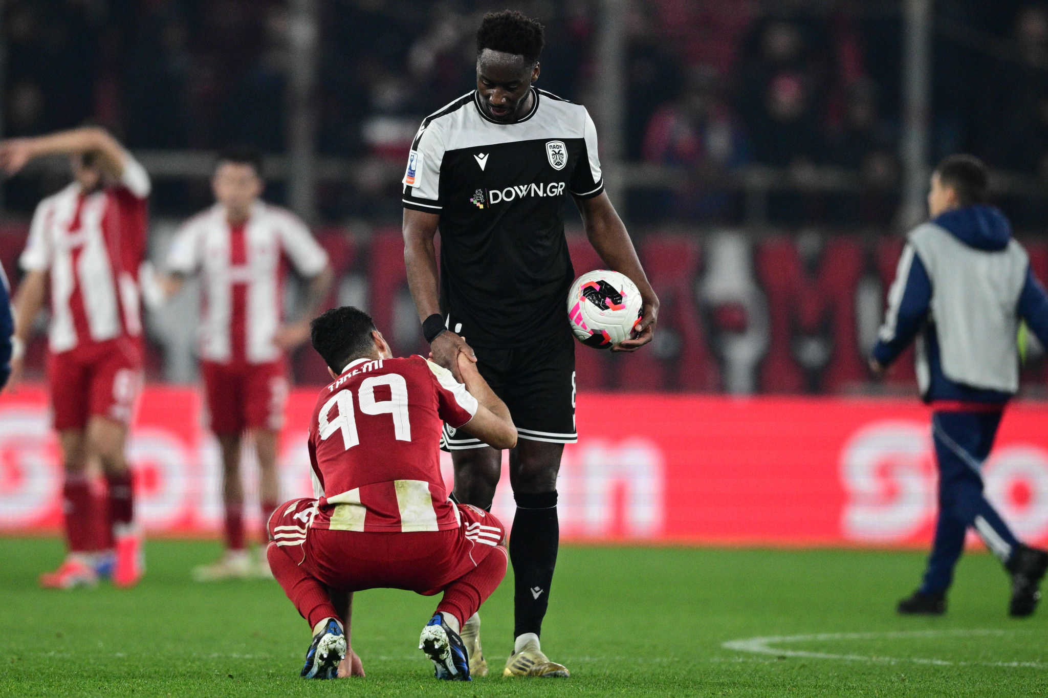 Βερβελές και Χαστάς αναλύουν την μεγάλη πρόκριση του ΠΑΟΚ και τον αποκλεισμό του Ολυμπιακού (video)