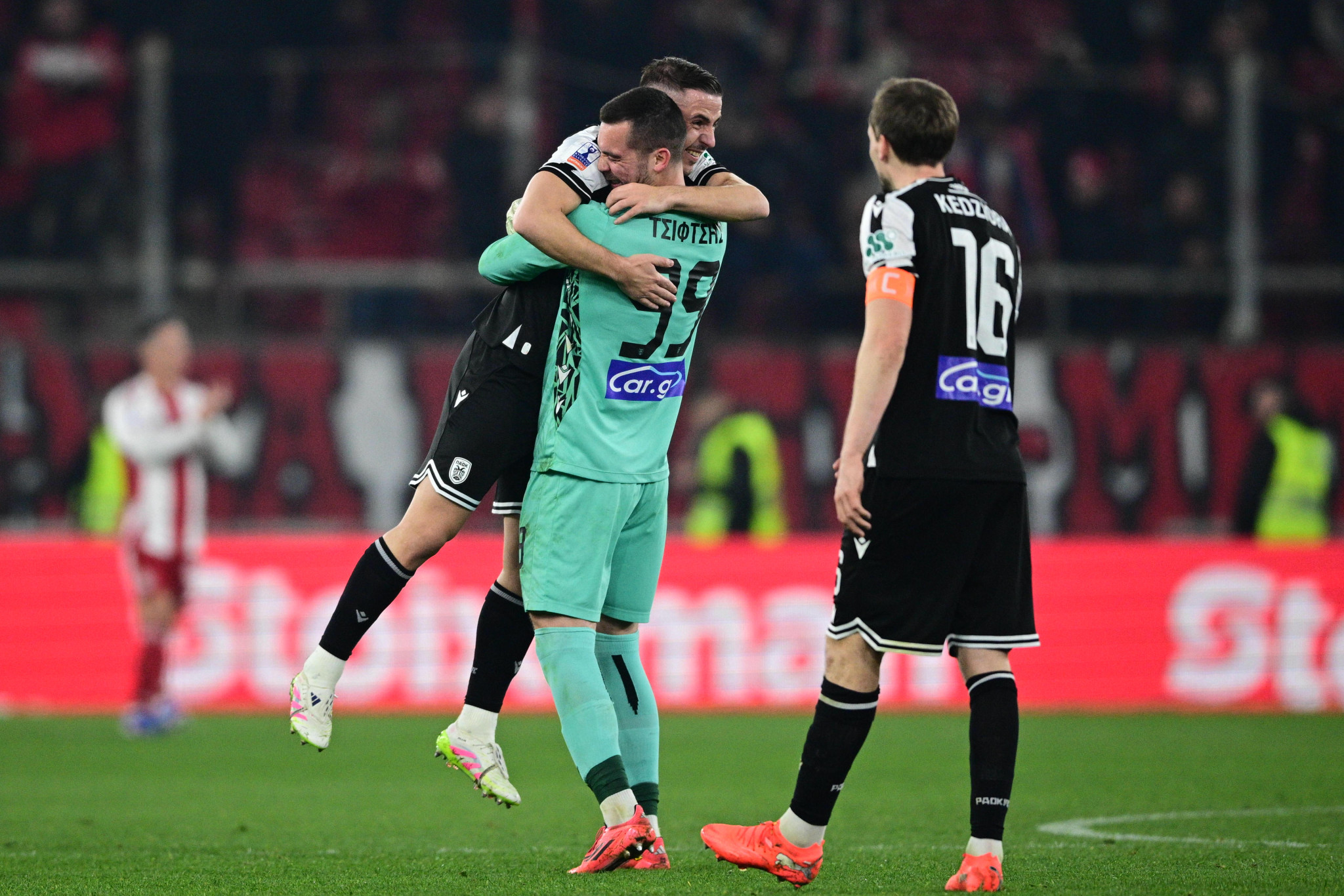 Ο ψυχωμένος ΠΑΟΚ άλωσε το «Γ. Καραϊσκάκης» με μαέστρο Ζίβκοβιτς και πέρασε στα ημιτελικά του Κυπέλλου