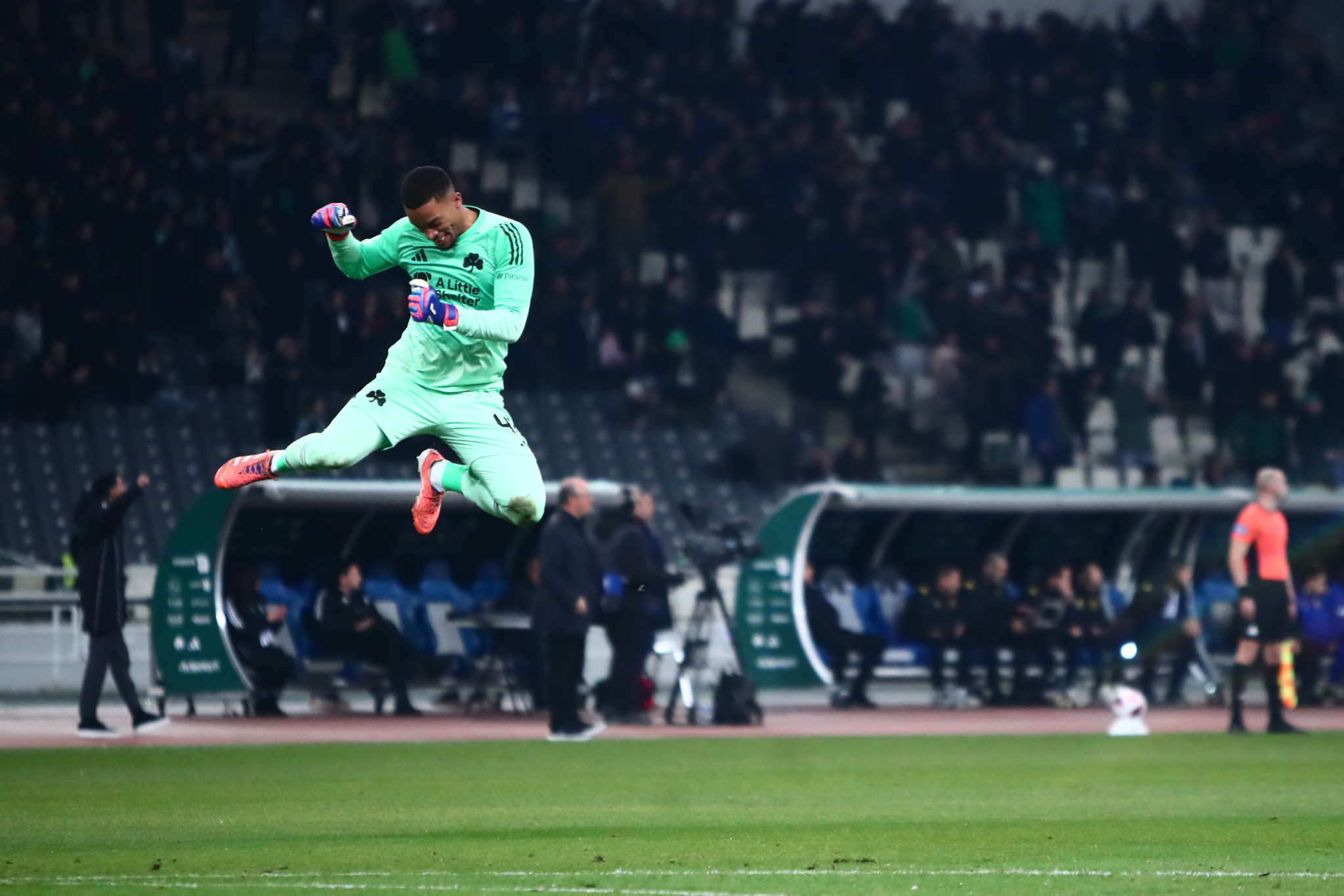 Ο Λαφόν με τρομερή απόκρουση αρνήθηκε το γκολ στον Μορόν (video)