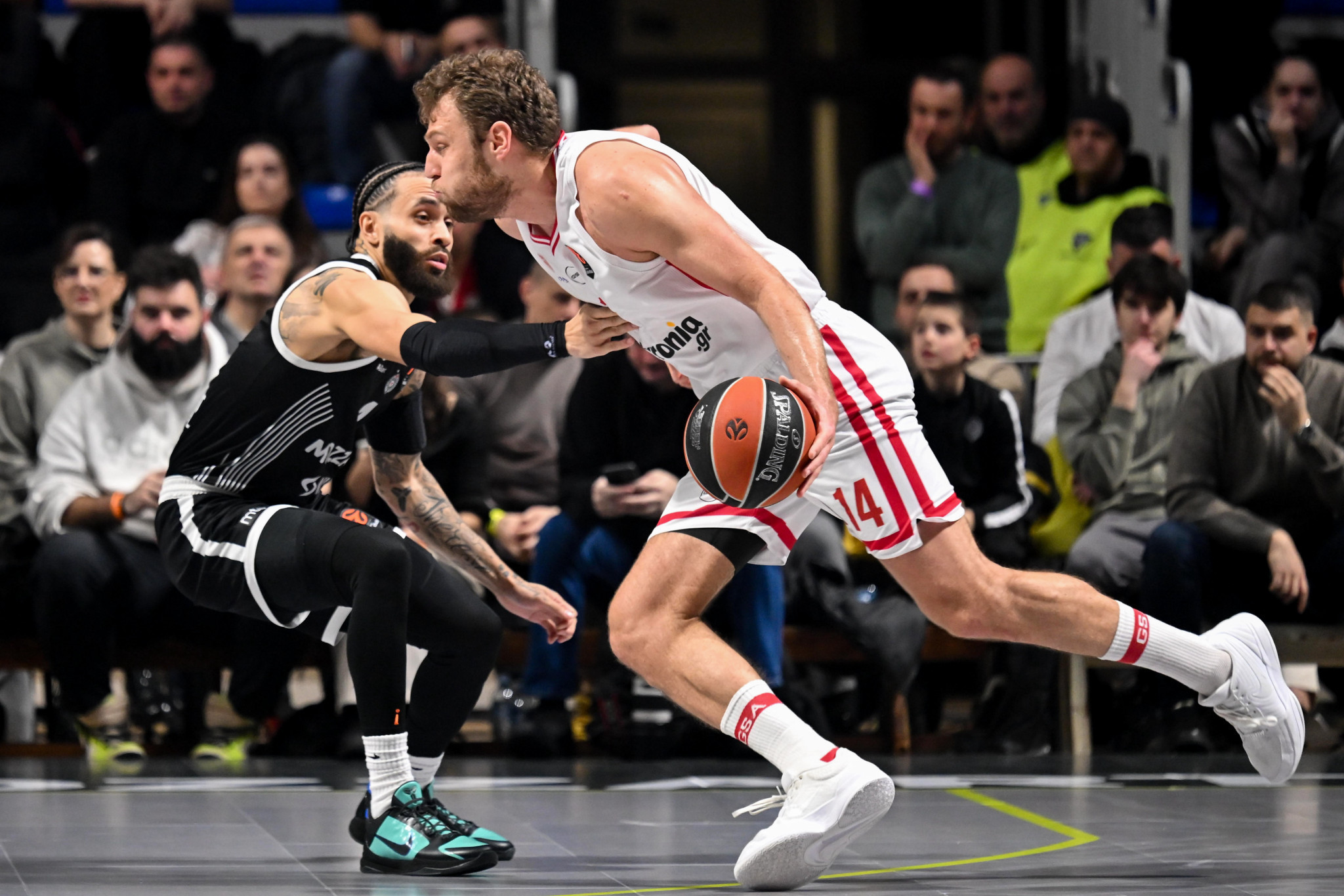 Απίθανος Βεζένκοφ κόντρα στην Παρτίζαν με 18 πόντους σε 18 λεπτά