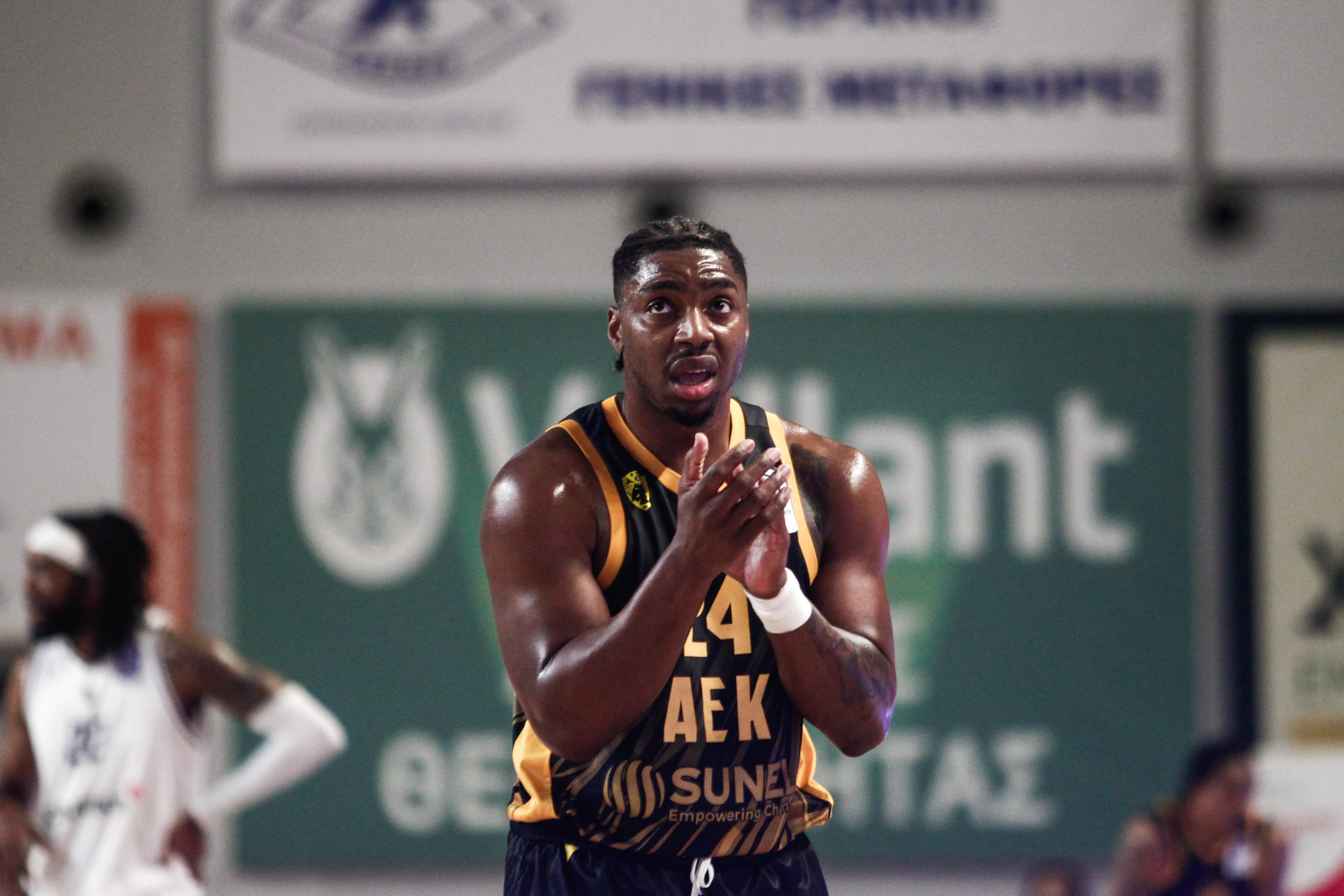 To show του ασταμάτητου Μπάρτλεϊ που οδήγησε την ΑΕΚ στη νίκη (video)