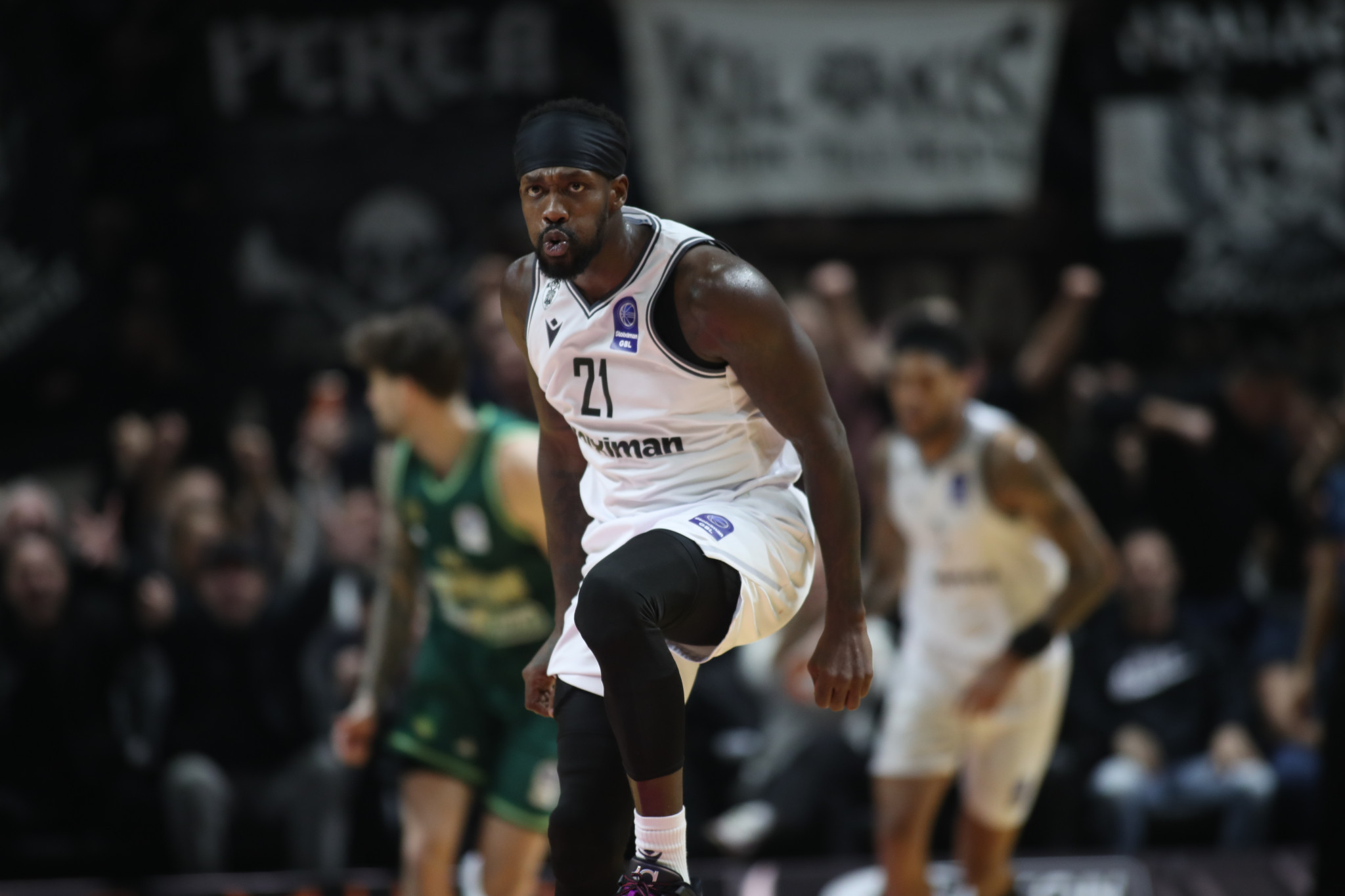 Το προσπέρασμα του ΠΑΟΚ με το απίθανο τρίποντο του Μπέβερλι (video)