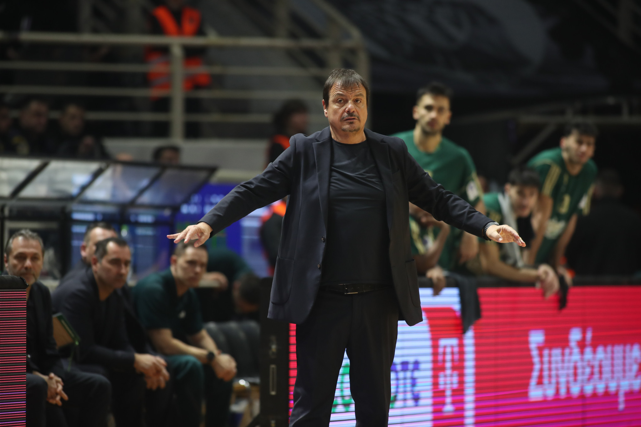 Αταμάν: «Με αυτό το μπάσκετ κάποιοι δεν αξίζουν να παίζουν στην ομάδα - Ο Σλούκας στα 36 είναι πάντα ηγέτης»