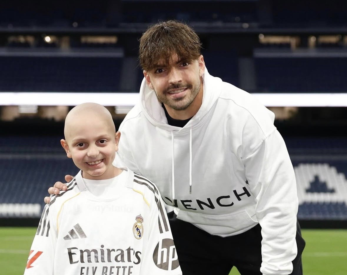 Η συγκινητική αφιέρωση του Ασένθιο σε παιδάκι που πάσχει από λευχαιμία (video)