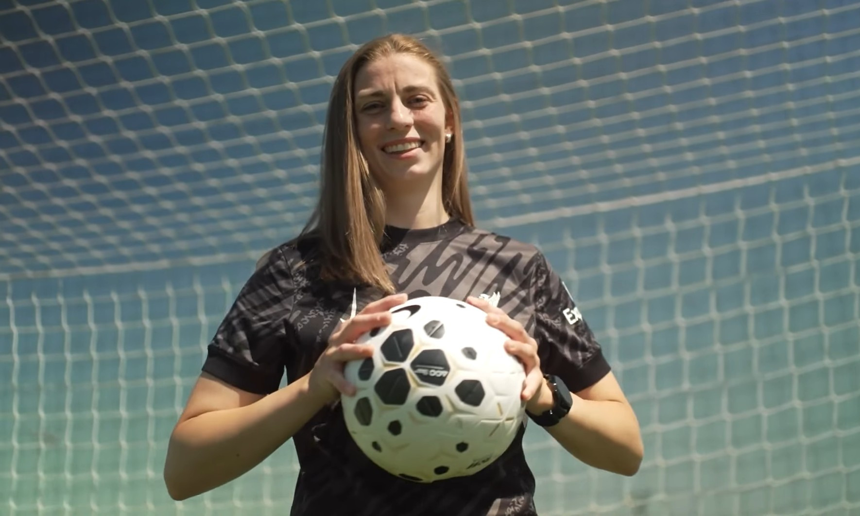 Παίκτρια τιμωρήθηκε με έξι αγωνιστικές για ρατσιστική επίθεση σε συμπαίκτριά της