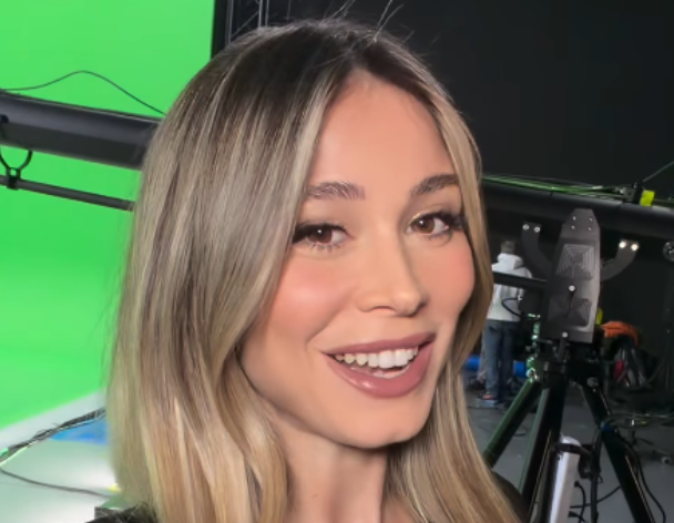 Είναι σέξι και δεν το κρύβει καθόλου - Η Ντιλέτα Λεότα κατάφερε πάλι να «κλέψει« την παράσταση από τους ποδοσφαιριστές (photos)