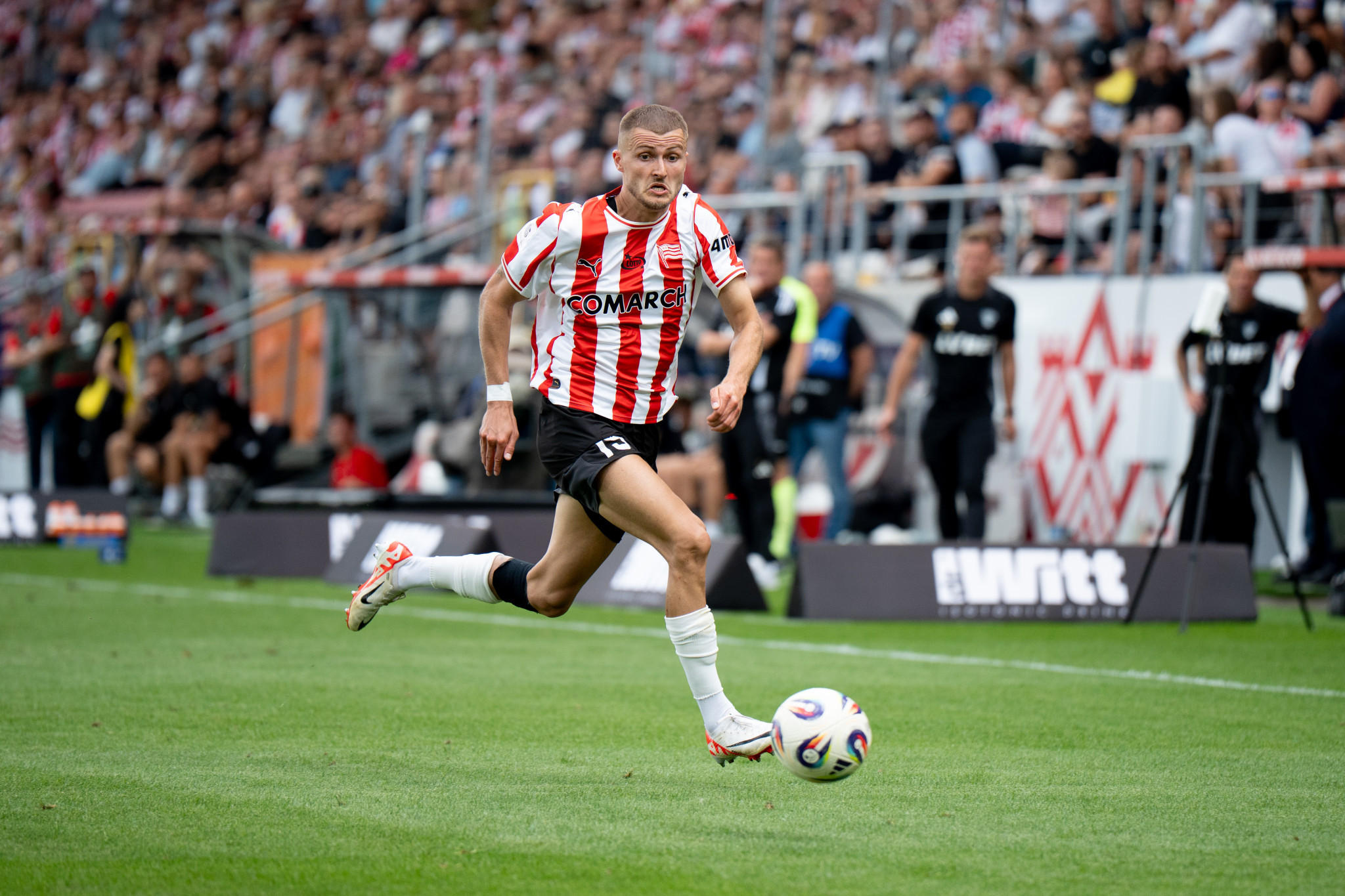 Η ΑΕΛ Novibet συμφώνησε με τον Ισλανδό μπακ, Όλαφσον