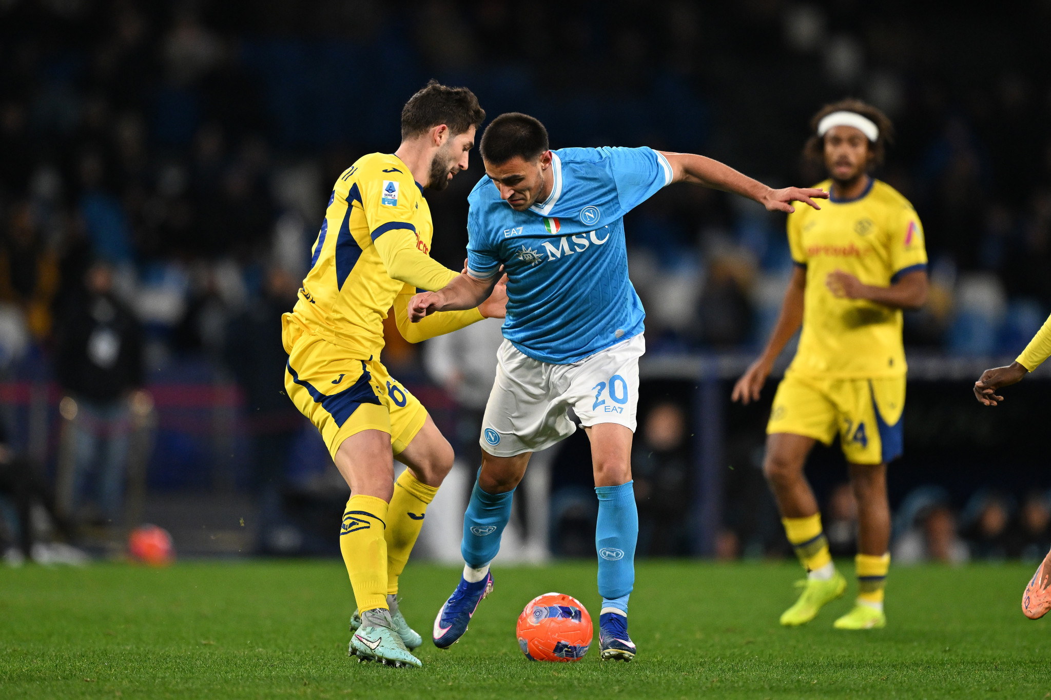 Γκέλα ολκής για τη Νάπολι απέναντι στη Βερόνα - Έχασαν έδαφος στη μάχη του τίτλου οι «παρτενοπέι»