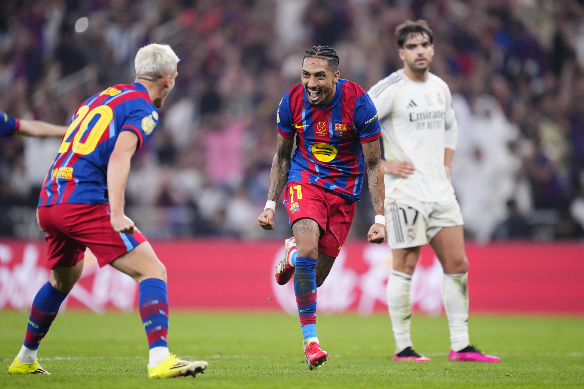 Ο Ραφίνια με κόντρα στον Ασένσιο δίνει εκ νέου το προβάδισμα στη Μπαρτσελόνα (video)