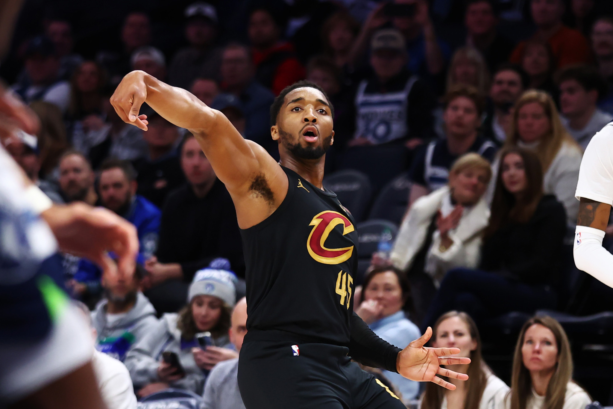 «Έκρηξη» των Καβαλίερς στο δεύτερο ημίχρονο: Με τετράδα-φωτιά πήραν εκδίκηση από τους Τίμπεργουλβς