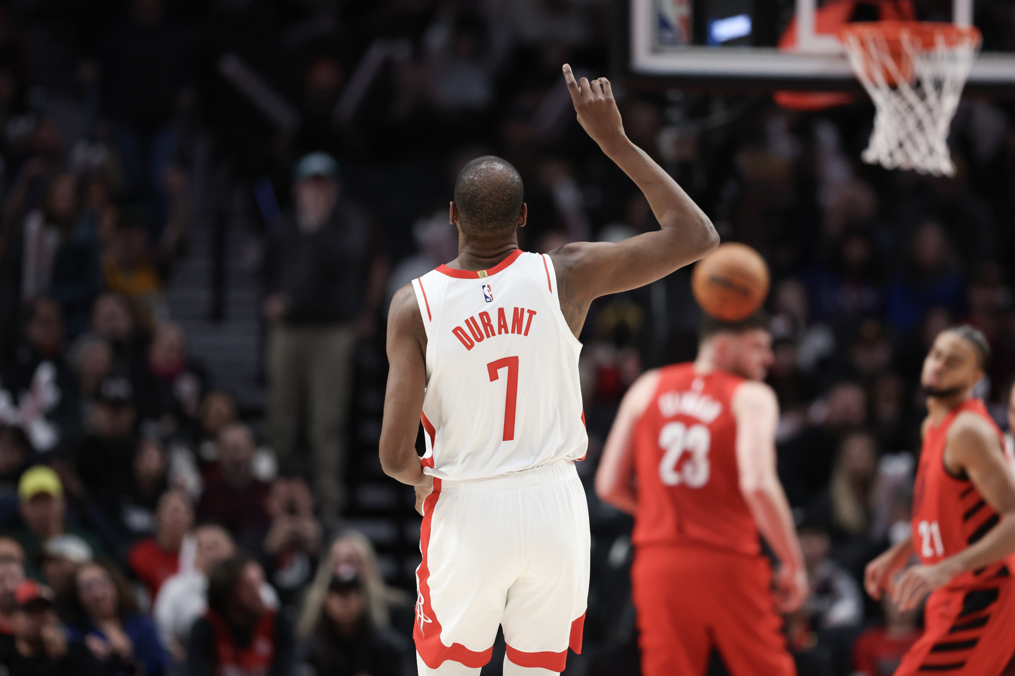 Ο Ντουράντ ξεπέρασε τον Τσάμπερλεϊν και έγινε ο 7ος κορυφαίος σκόρερ του NBA