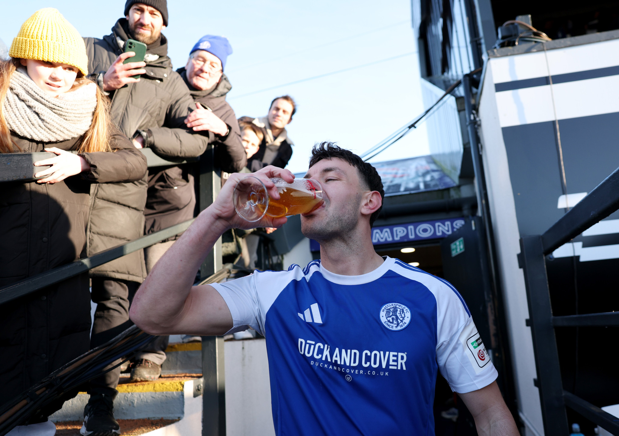Το έπος της Μάκλσφιλντ: Το στοιχειωμένο ρεκόρ, το πάρτι με τις μπίρες και η σύνδεση με τον Ρούνεϊ
