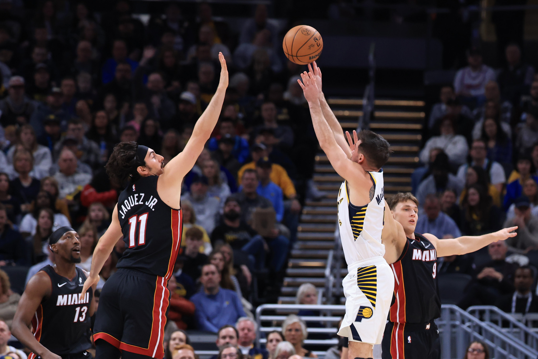 «Πάρτι» των Χόρνετς με +55, πέρασαν από τη Βοστόνη οι Σπερς