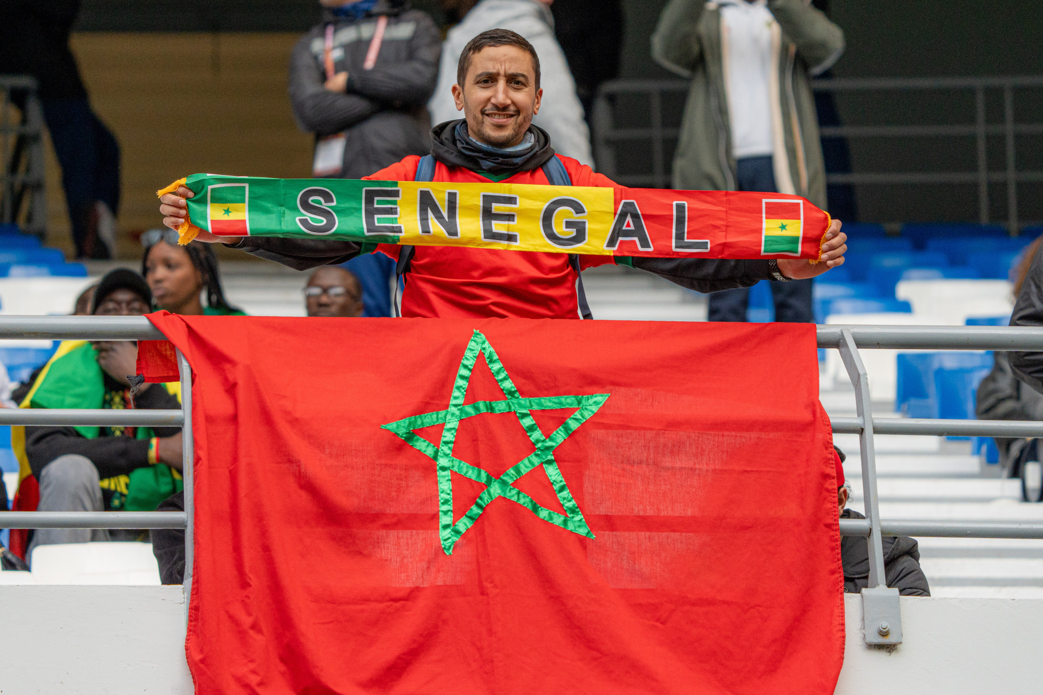 Η αγάπη θα παύσει για 90 λεπτά: Γιατί οι Σενεγαλέζοι και οι Μαροκινοί υποστηρίζουν ο ένας τον άλλον;