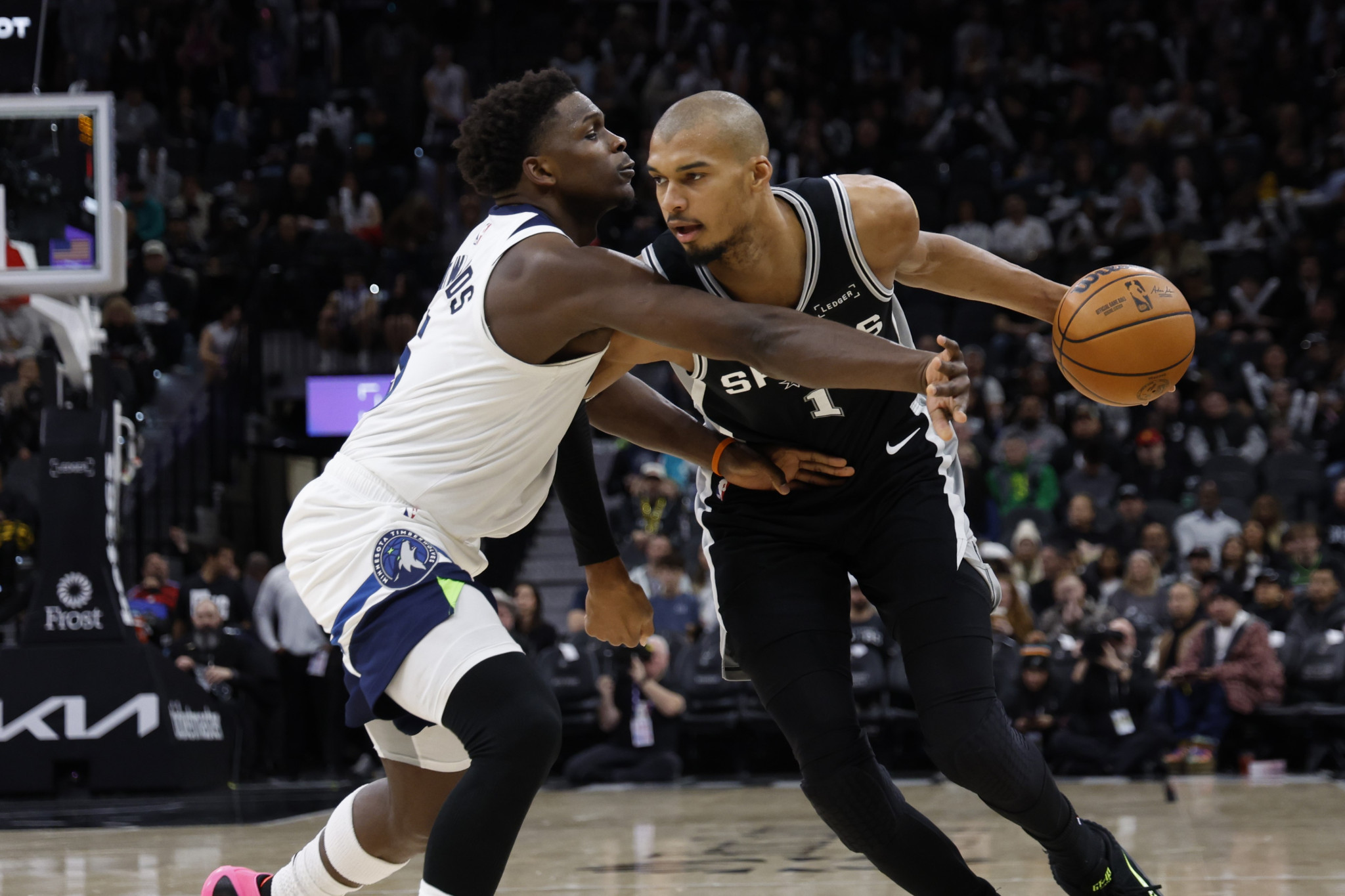 Έκρηξη αυτοπεποίθησης από τον Άντονι Έντουαρντς: «Θα κέρδιζα σε μονό τον Γουεμπανιαμά»