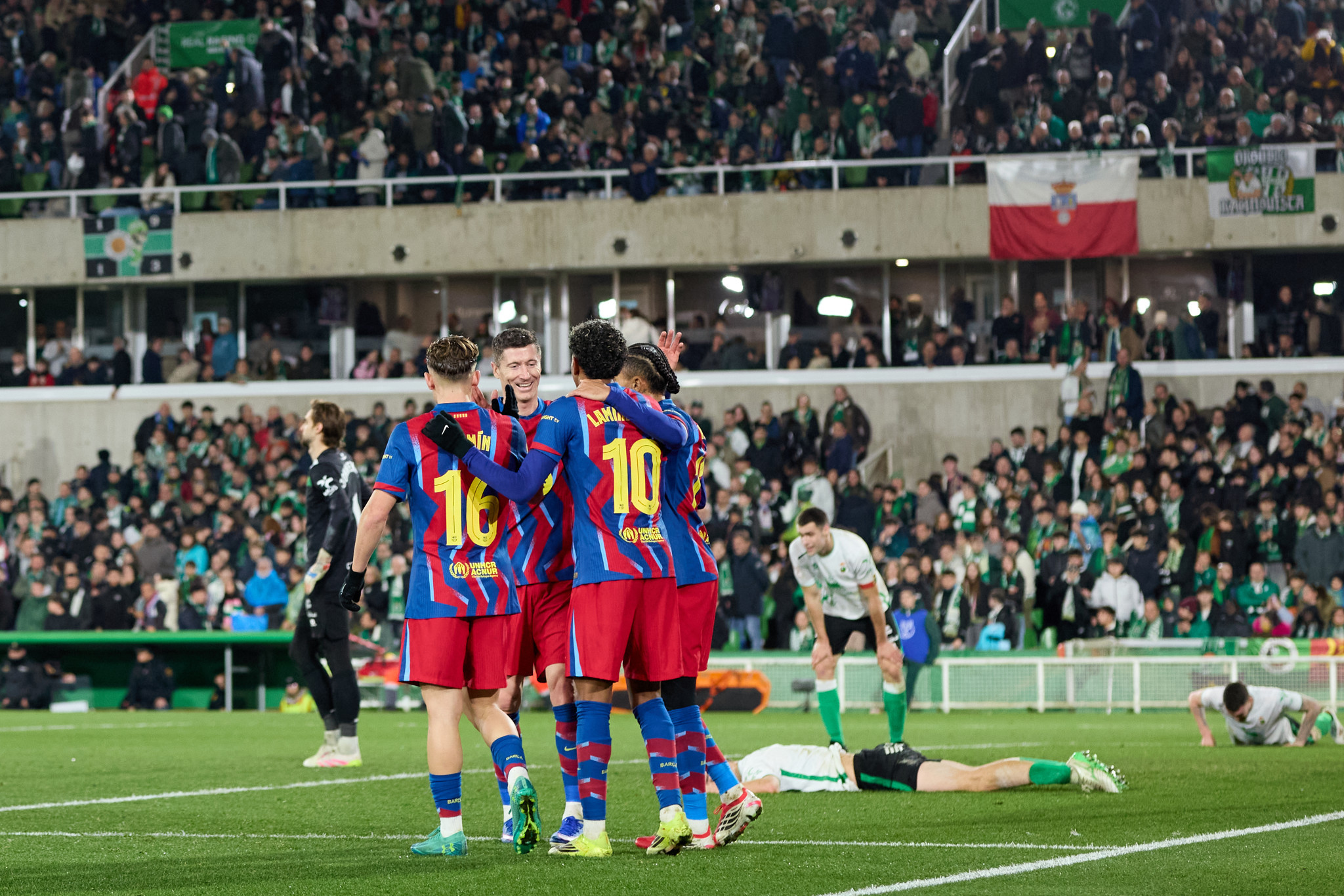 Η Μπαρτσελόνα νίκησε τη Ρασίνγκ με... σβηστές μηχανές και προκρίθηκε στα προημιτελικά του Κυπέλλου