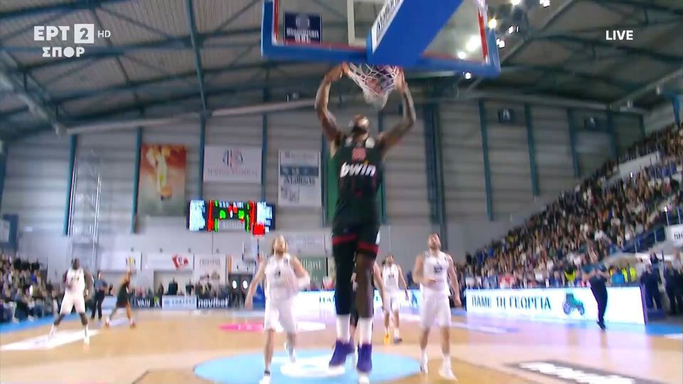 Το πρώτο καλάθι του Τζόουνς με τη φανέλα του Ολυμπιακού (video)