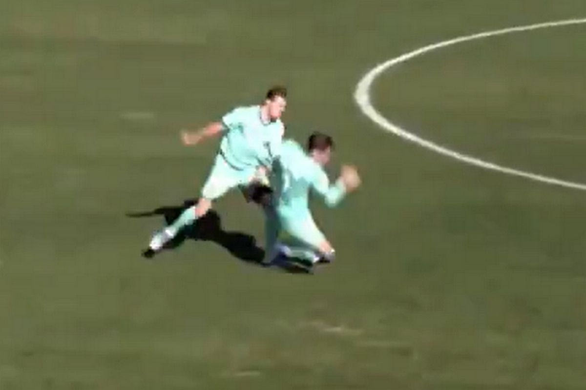 Απίστευτο περιστατικό: Ο Κούτσιας δέχθηκε άγρια επίθεση εντός γηπέδου από συμπαίκτη του (video)