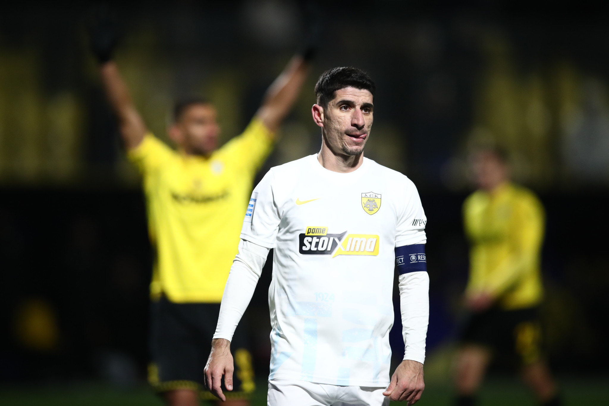 Στα 34 του ο Μάνταλος γράφει ξανά ιστορία με την ΑΕΚ πετυχαίνοντας μυθικό ορόσημο