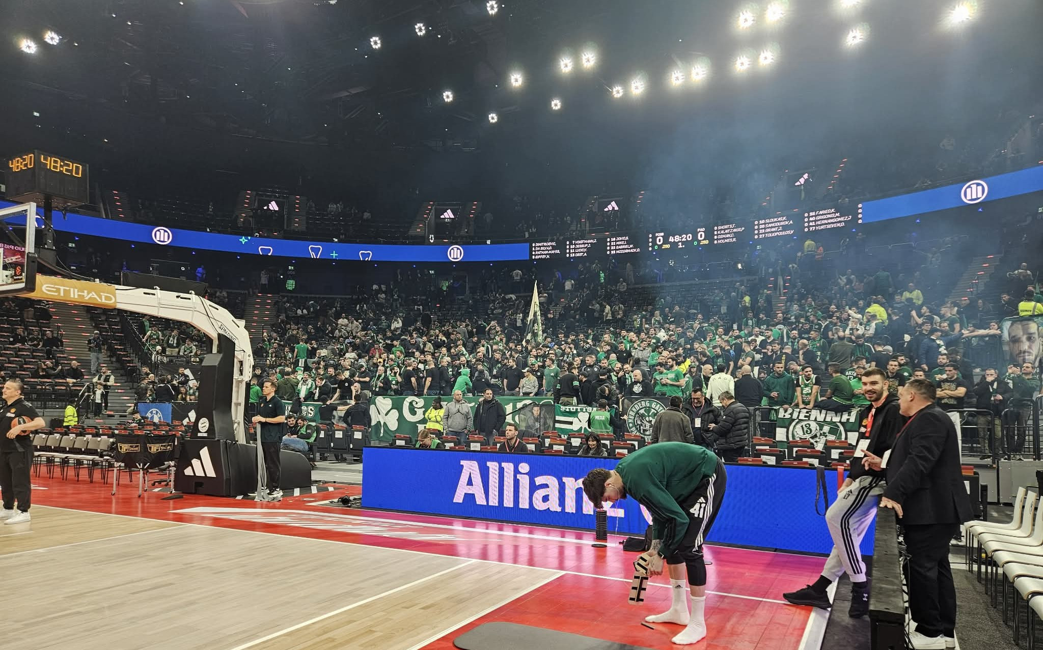 «Πράσινο» το Μόναχο: Πάνω από 3.000 φίλαθλοι του Παναθηναϊκού στις εξέδρες (video)