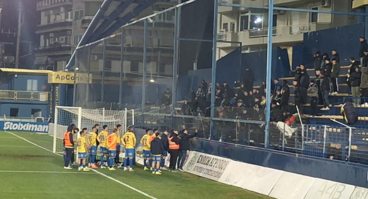 Τα... άκουσαν από τους οργανωμένους οι παίκτες του Παναιτωλικού μετά την ήττα από τον Λεβαδειακό (video)