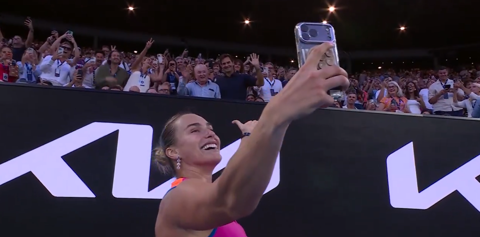 Η Σαμπαλένκα έβγαλε ιστορική selfie με τους Φέντερερ και Λέιβερ (video)