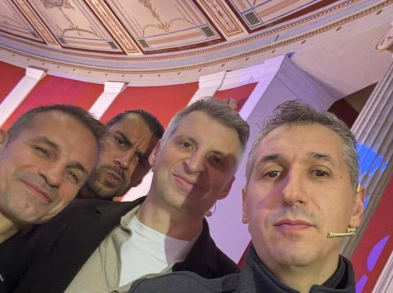 «Παρέα…με το μπάσκετ» - Η selfie του Ντέμη με θρύλους του ελληνικού μπάσκετ