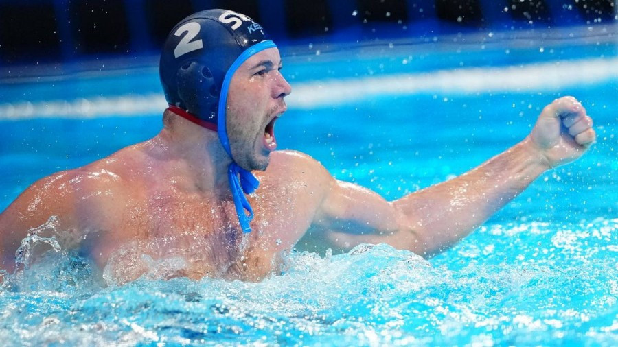 Στην τετράδα οι Σέρβοι - Νίκησαν τους Ούγγρους στην ασφυκτικά γεμάτη Belgrade Arena