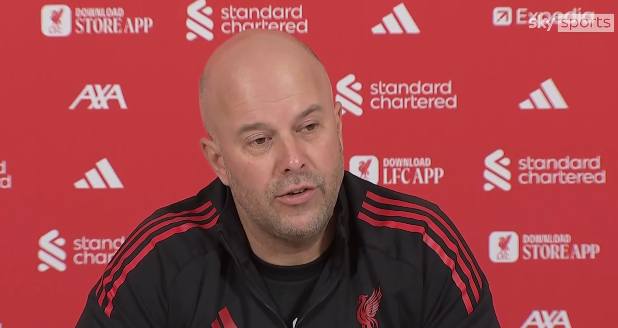 Δεν είχε άλλα λόγια για να αποθεώσει τον Σαλάχ ο Σλοτ: «Ακόμα κι αν είχαμε 15 επιθετικούς, πάλι θα χαιρόμουν που επιστρέφει»