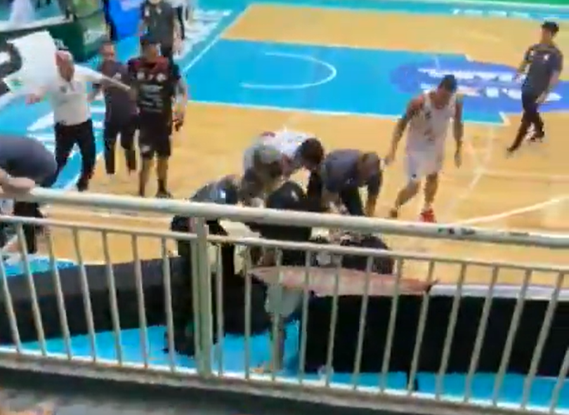 Απίστευτο «ντου» και ξύλο σε διαιτητή στη Βραζιλία (video)