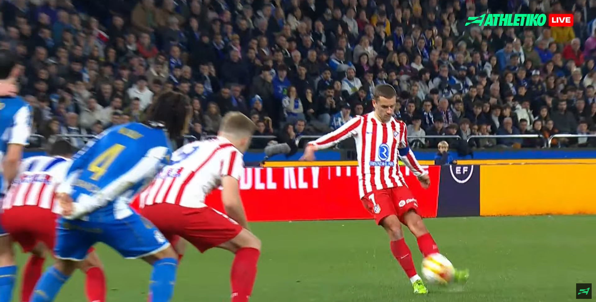 Η γκολάρα του Γκριεζμάν με απευθείας φάουλ που χάρισε τη πρόκριση στην Ατλέτικο Μαδρίτης (video)