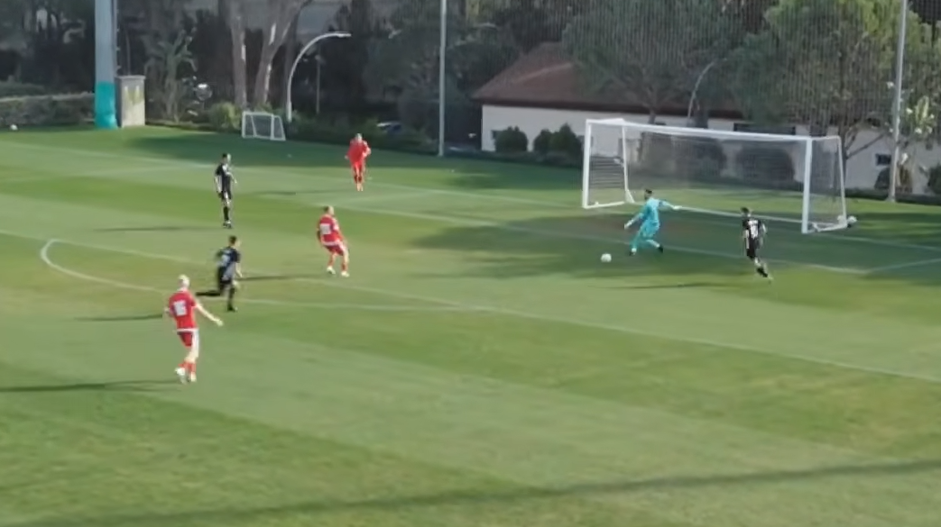 Γκάφα με το... καλημέρα για τον Ντραγκόφσκι στην Πολωνία - Έδωσε «έτοιμο γκολ» σε αντίπαλο (video)