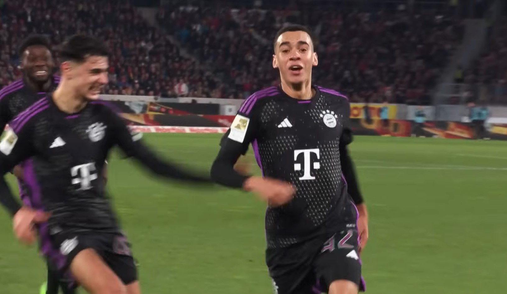 «Το άγγιγμα του Μίδα»: Ο Μουσιάλα επέστρεψε μετά από 196 ημέρες κι έκανε ασίστ με τη πρώτη επαφή (video)