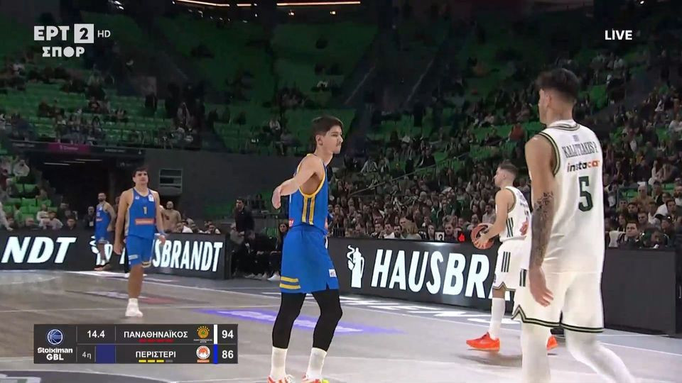 Ο Καλαϊτζάκης έστειλε στις βολές τον 18χρονο Τζιάλλα για τους πρώτους του πόντους στη Stoiximan GBL (video)