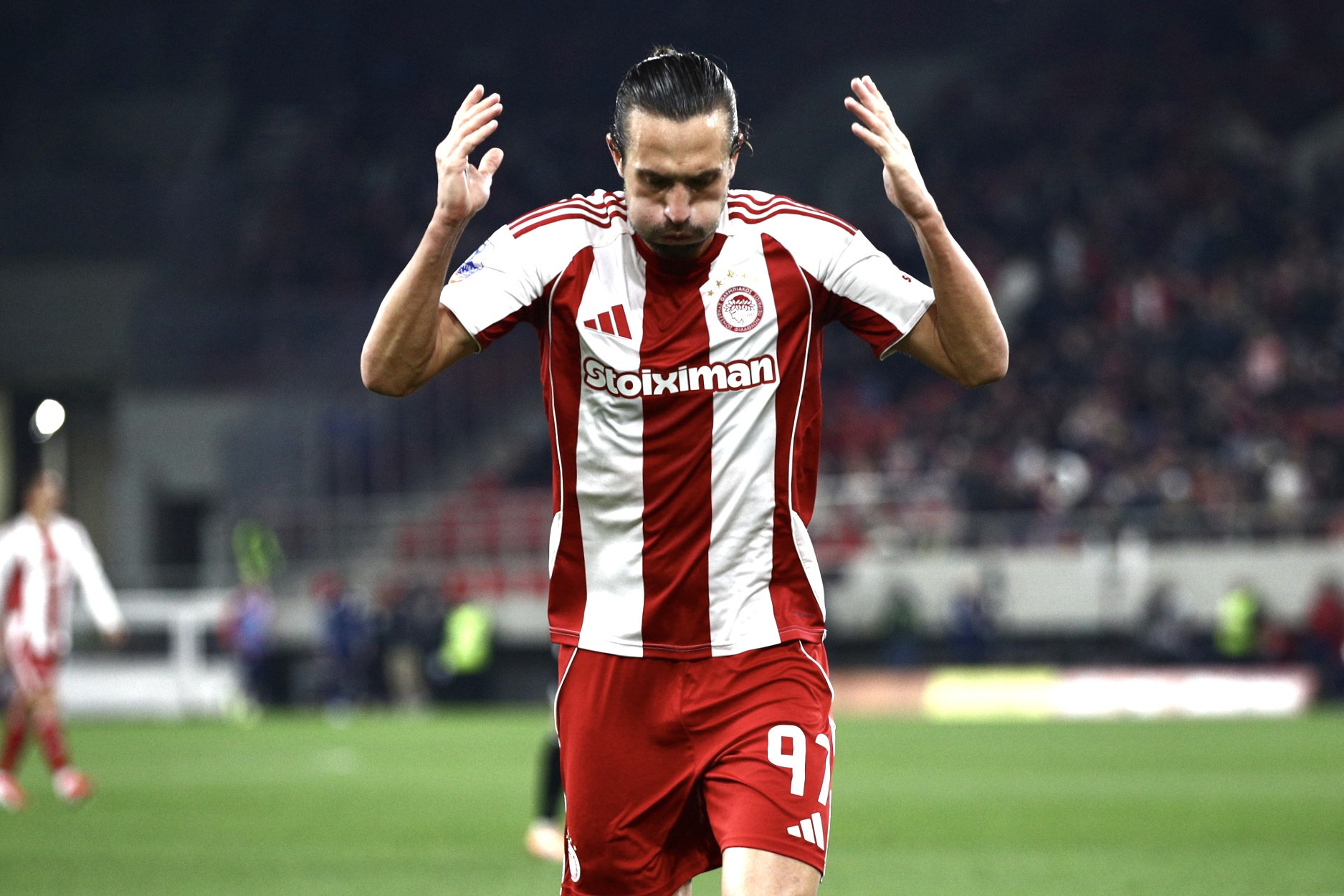 Ο Μεντιλίμπαρ έκανε αλλαγή τον Γιαζίτσι στο 32'!