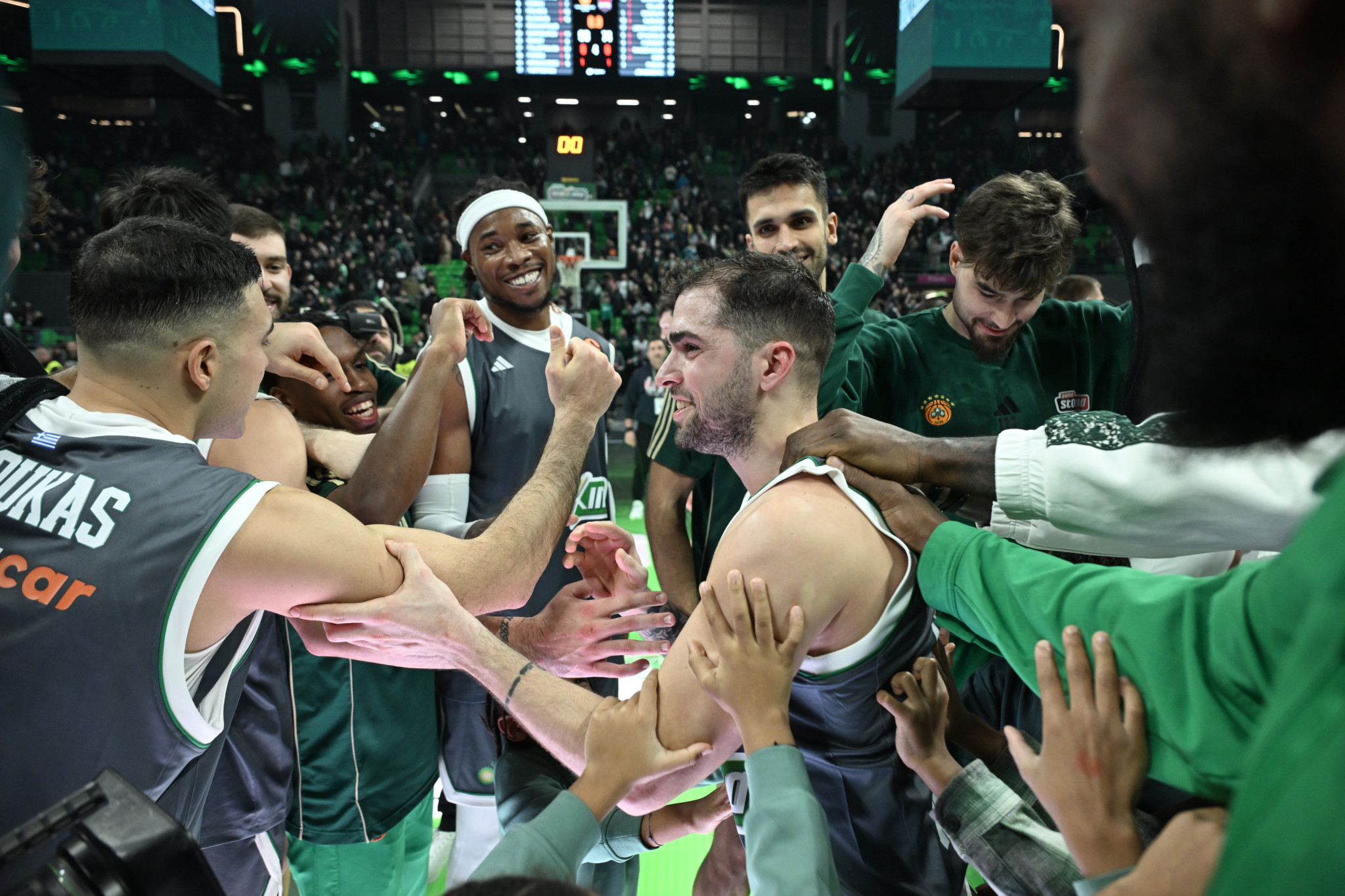 Ο Τολιόπουλος πήρε τη μεγάλη ευκαιρία του και έδειξε... από τι είναι φτιαγμένος!