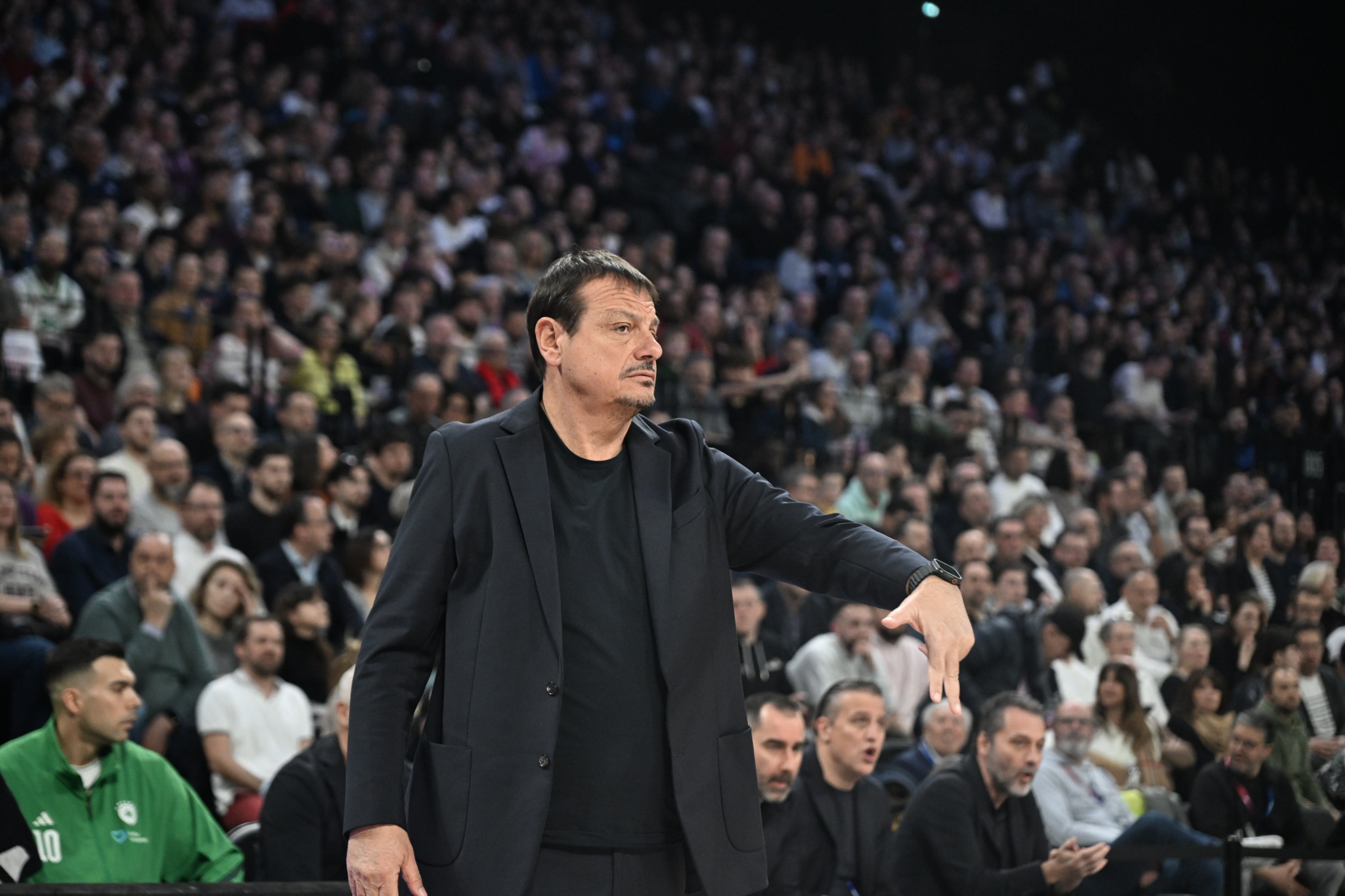 Έξαλλος ο Αταμάν: «Kάναμε ντροπιαστικά λάθη, κάποιοι παίκτες δεν μπορούν να ακολουθήσουν!»