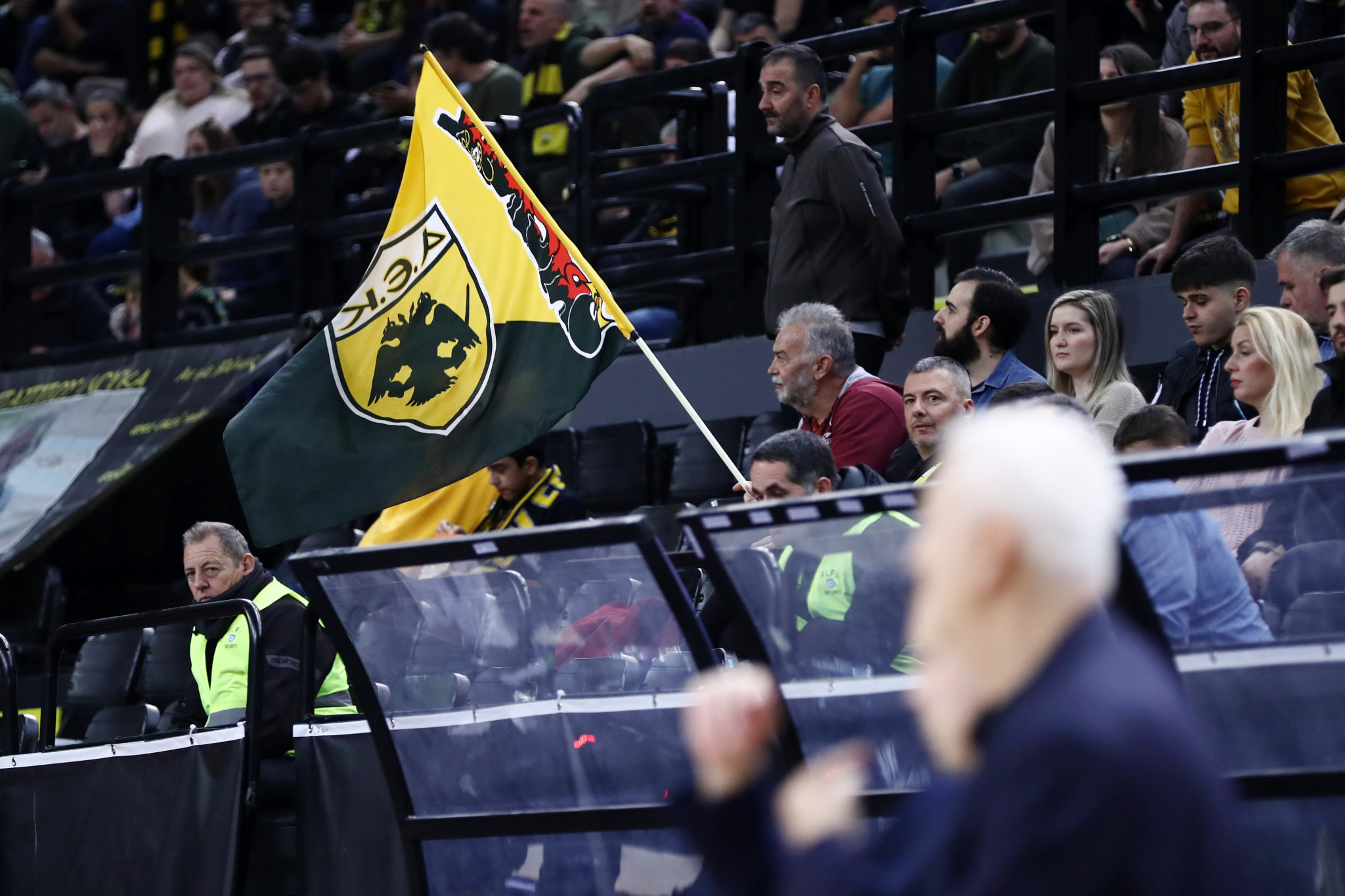 Ο κόσμος της ΑΕΚ «ζεσταίνεται» για τον... τελικό με Άλμπα Βερολίνου