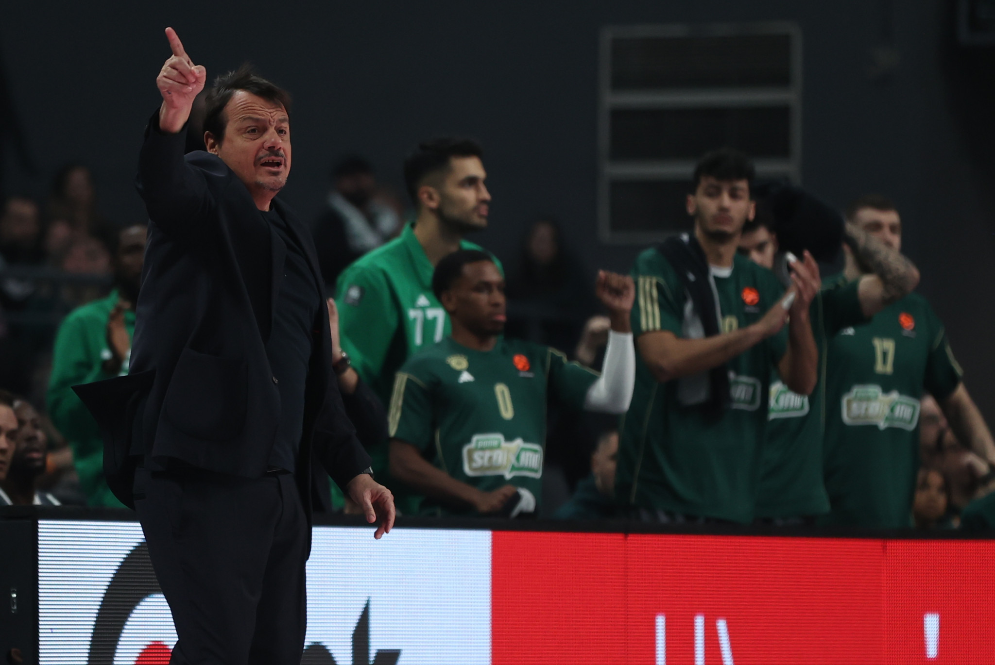 Ξεκάθαρο μήνυμα Αταμάν - Δεν αγωνίστηκαν Σορτς και Γιουρτσέβεν