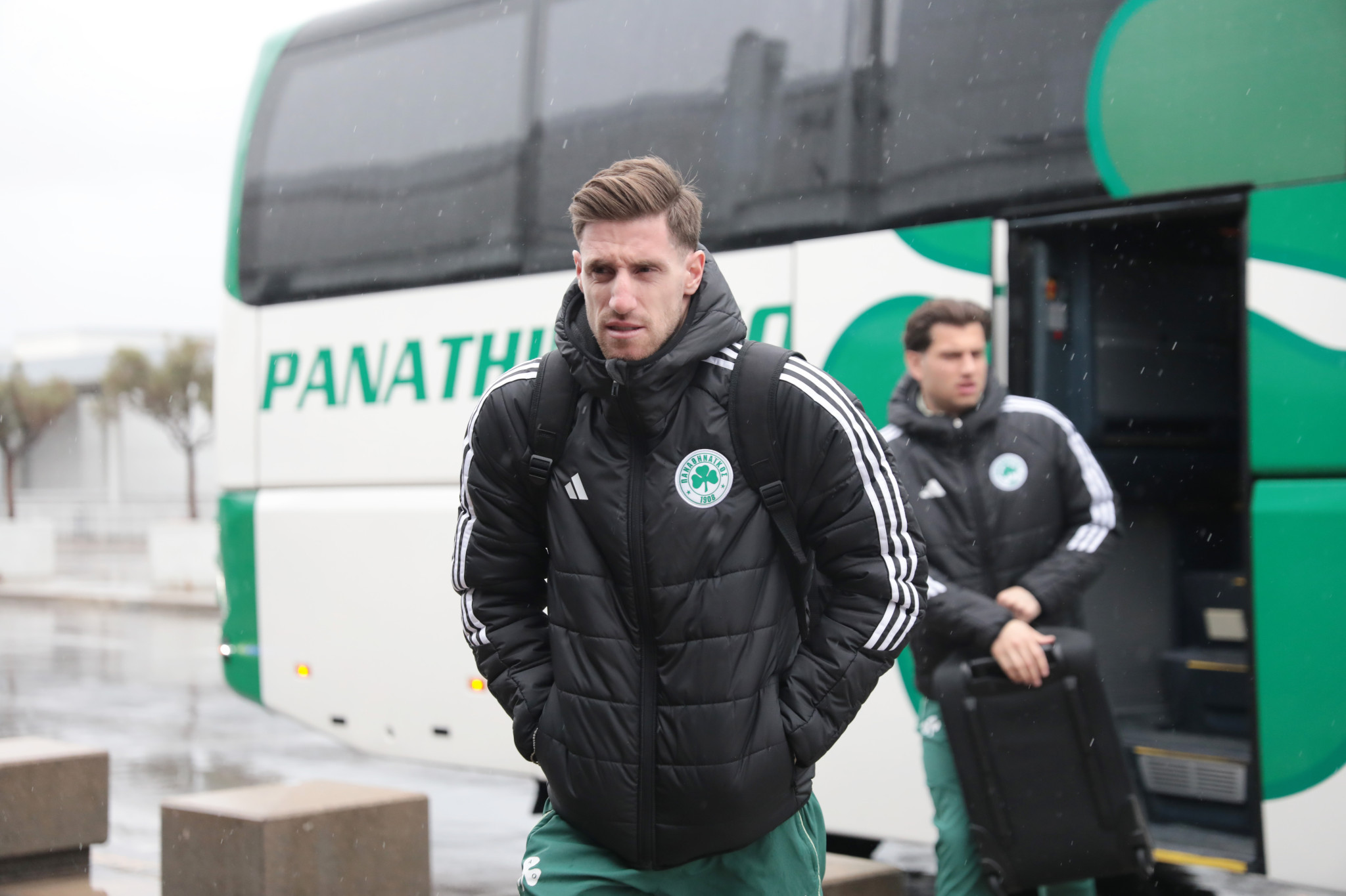 Ξεκίνησε το ταξίδι του για Βουδαπέστη ο Παναθηναϊκός (video)