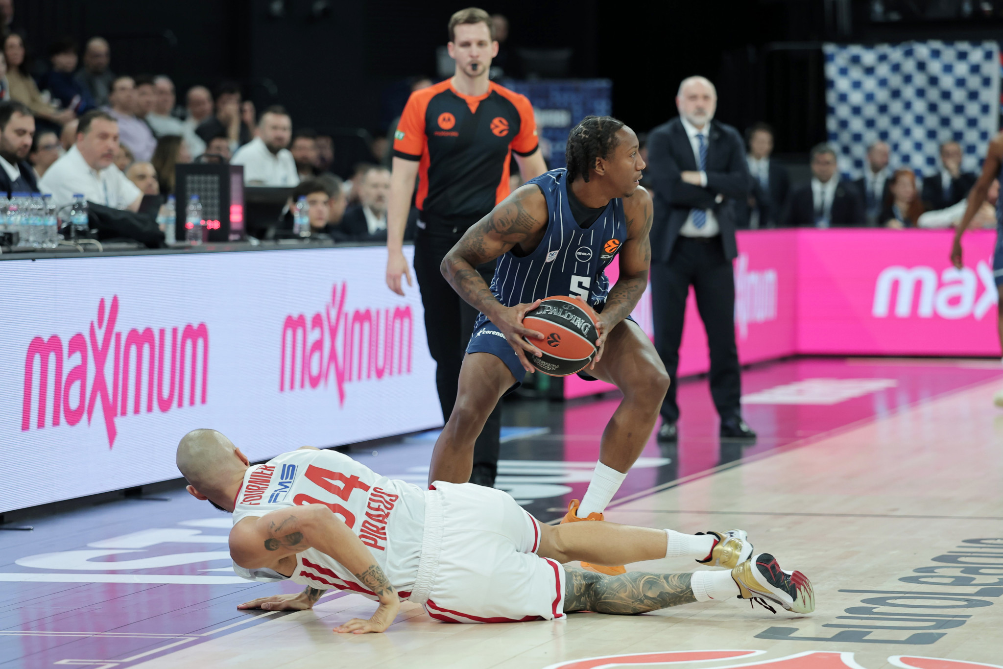 Τι έκανε ο Σέιμπεν Λι στο πρώτο του παιχνίδι ως αντίπαλος του Ολυμπιακού