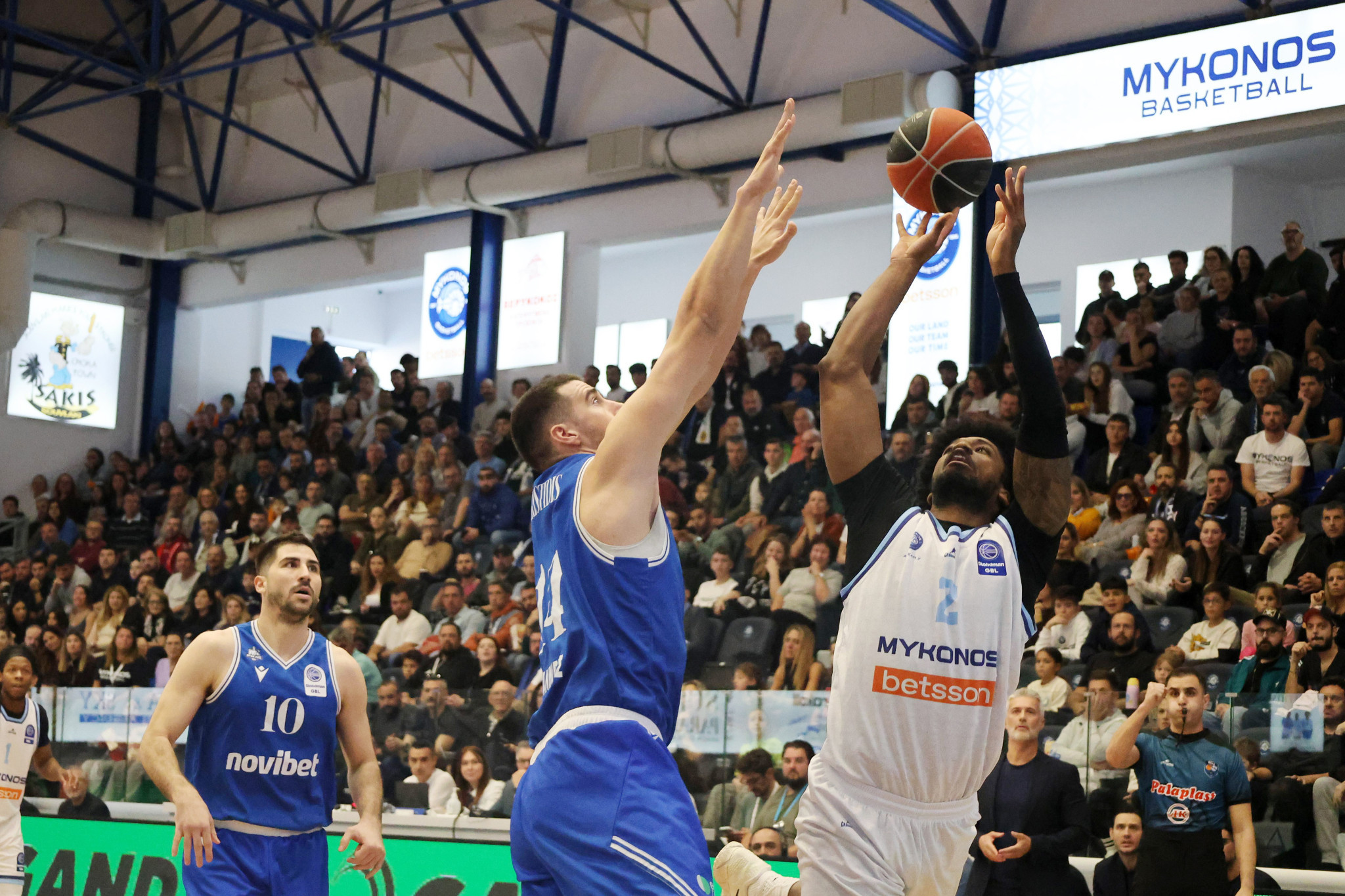 Χοροί και πανηγύρια στην Άνω Μερά: Η Μύκονος έκανε το 2/2 κόντρα στον Ηρακλή και... κλείδωσε την παραμονή!