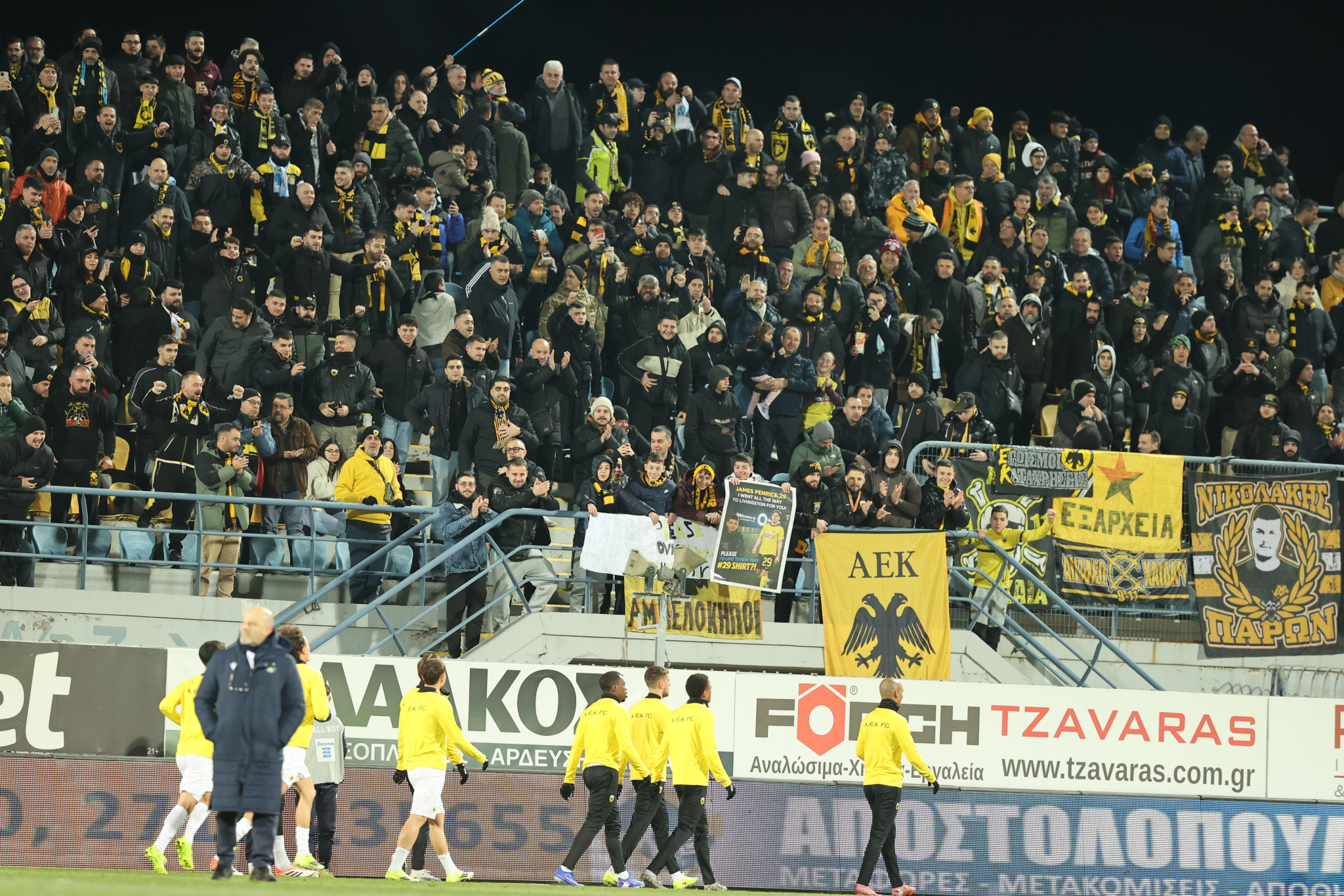 Τουλάχιστον 3.500 φίλοι της ΑΕΚ δίπλα στην ομάδα στην Τρίπολη