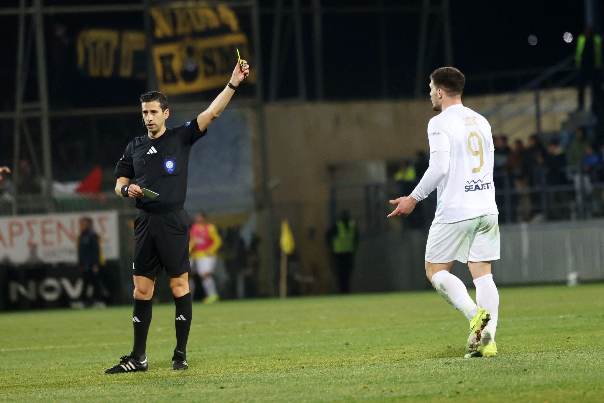 Τέσσερις παίκτες της ΑΕΚ συμπλήρωσαν κάρτες στην Τρίπολη