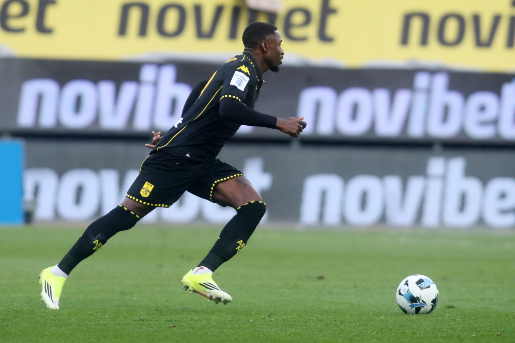 Ο πρώτος έλεγχος στο ντεμπούτο του Χόνγκλα στην ενδεκάδα